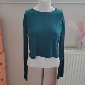 Semi Crop Crewneck Top in Hunter Green